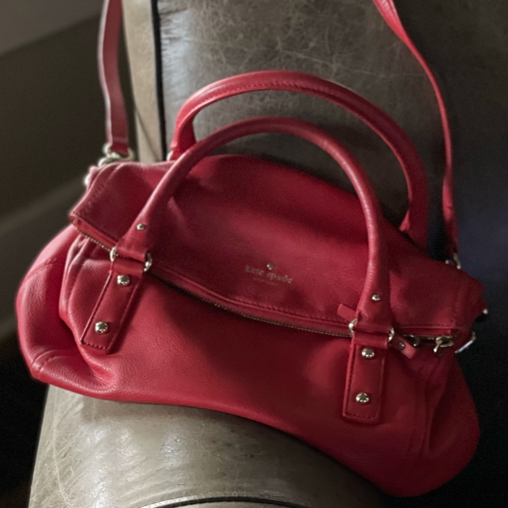 Kate Spade Cobble Hill small Leslie - dark geranium.